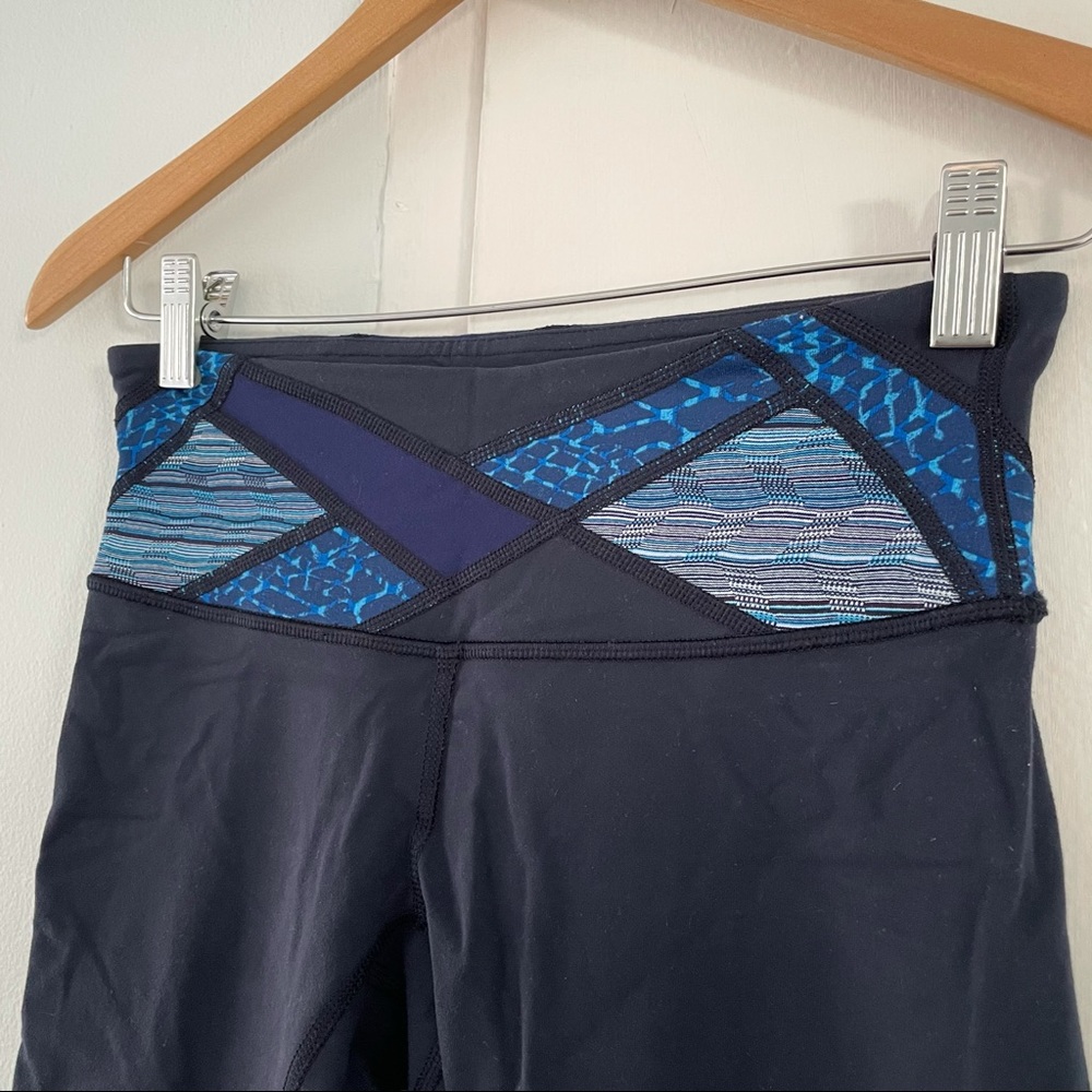 LULULEMON Navy Capri Yoga Leggings NWOT 4 - Picture 3 of 6